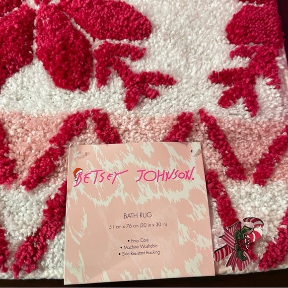 Betsey Johnson snowflake bathroom set - Picture 3 of 8